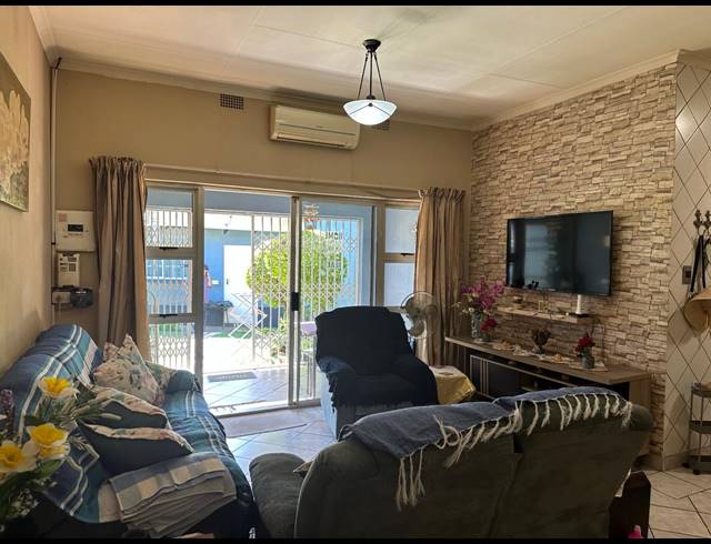 1 BEDROOM TOWNHOUSE FOR SALE IN WATERVAL EAST